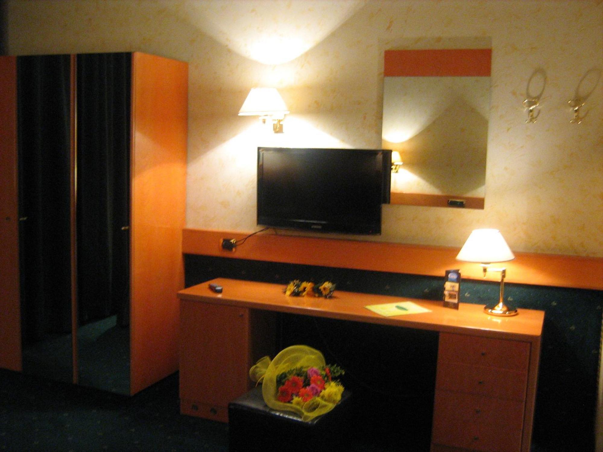 Eurohotel Piacenza Eksteriør bilde